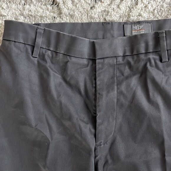 Men’s Grey Dockers Iron Free Khaki Dress Pant Straight Fit 36 x32 - Picture 4 of 8